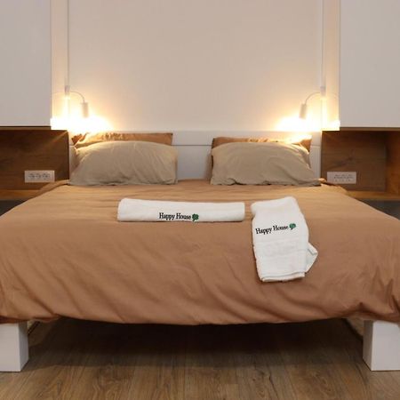 Apartmani Happy House Surčin Екстериор снимка