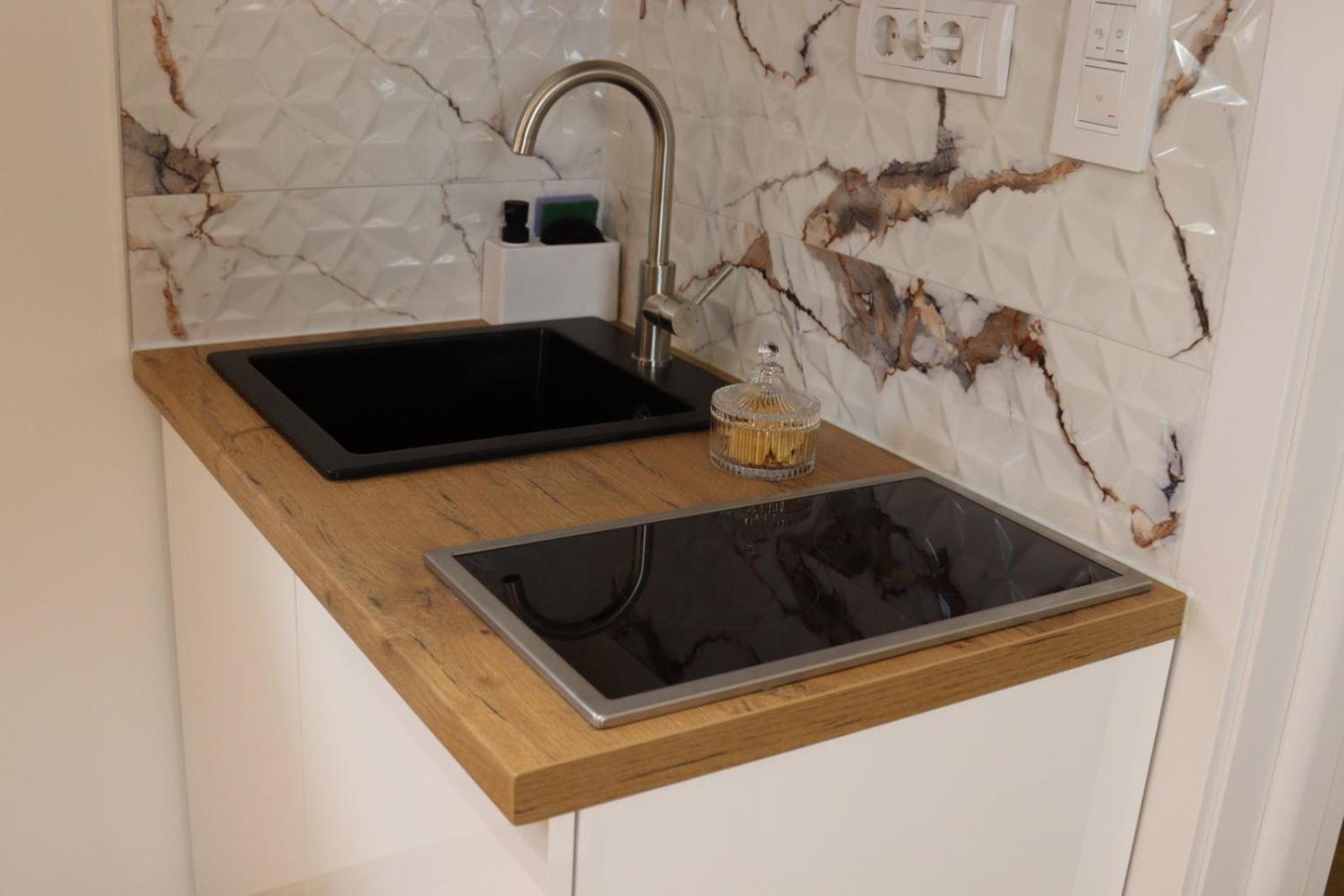 Apartmani Happy House Surčin Екстериор снимка