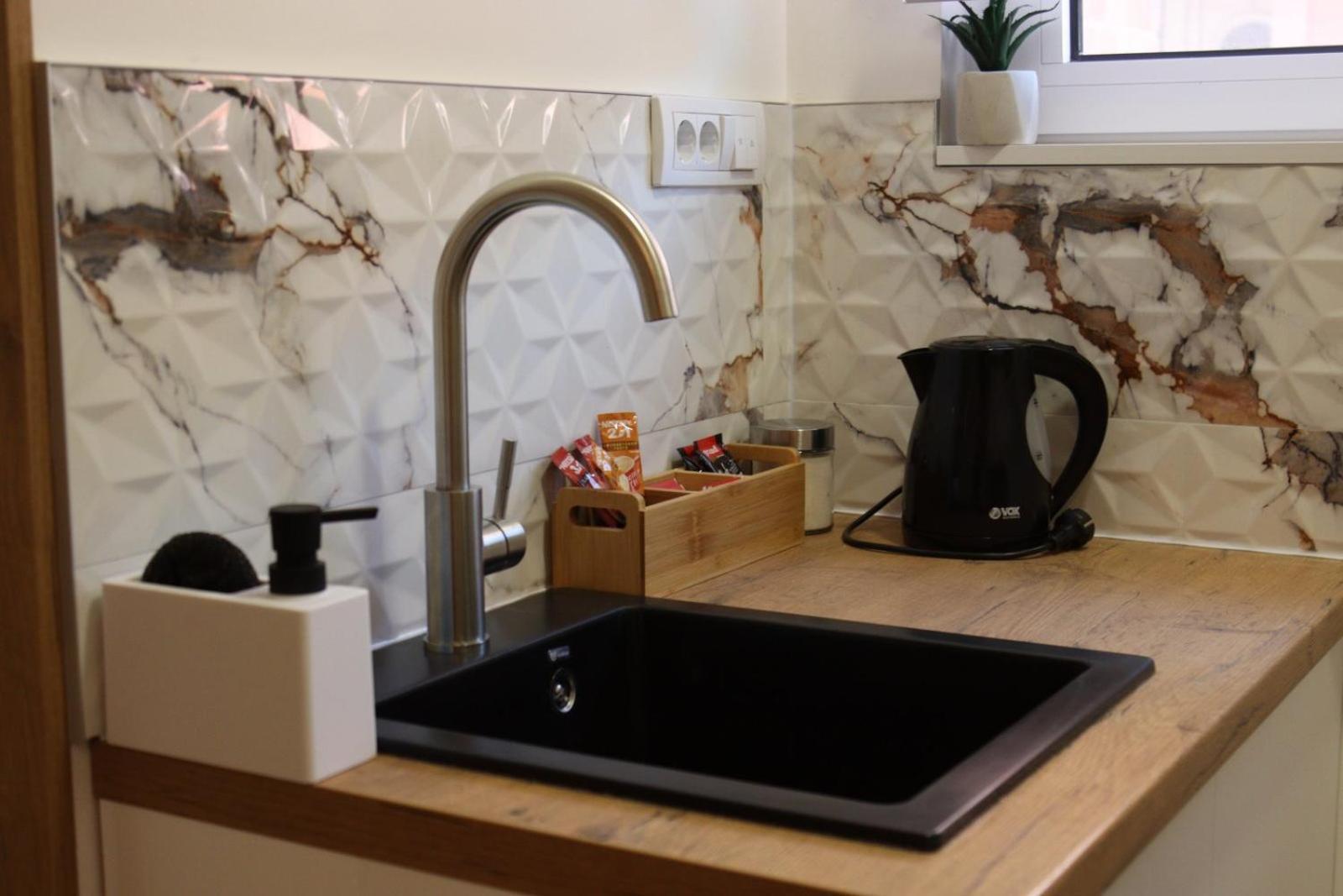 Apartmani Happy House Surčin Екстериор снимка