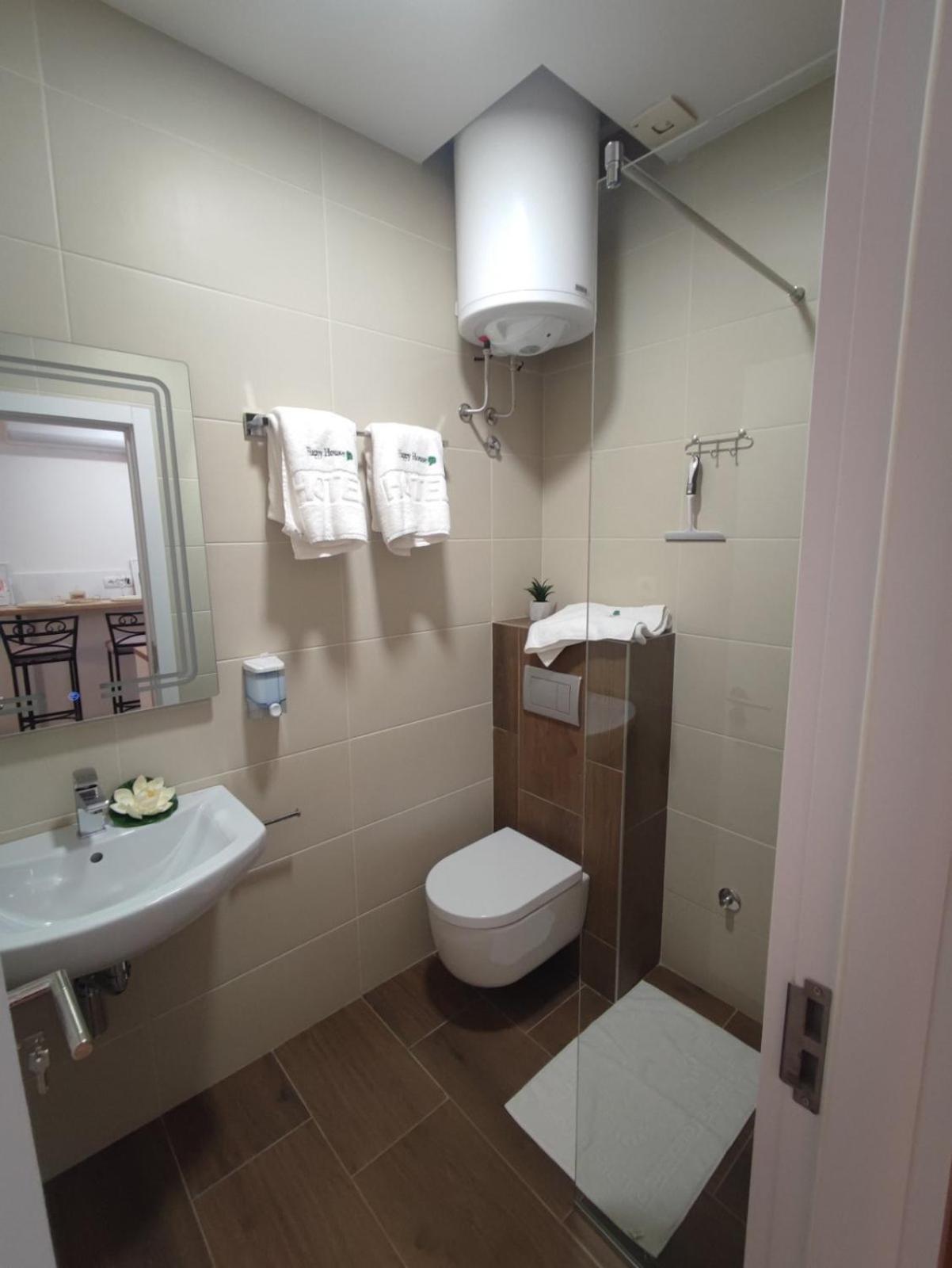 Apartmani Happy House Surčin Екстериор снимка