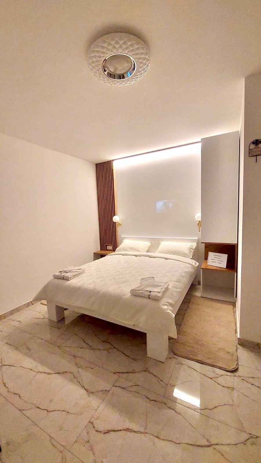 Apartmani Happy House Surčin Екстериор снимка